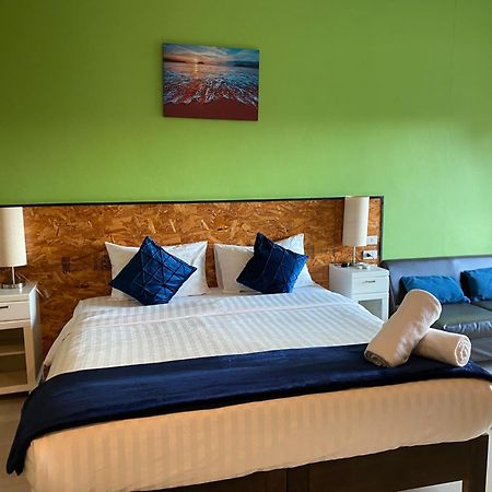 Rawai Maria'S Guest House, Restaurant & Bar מראה חיצוני תמונה