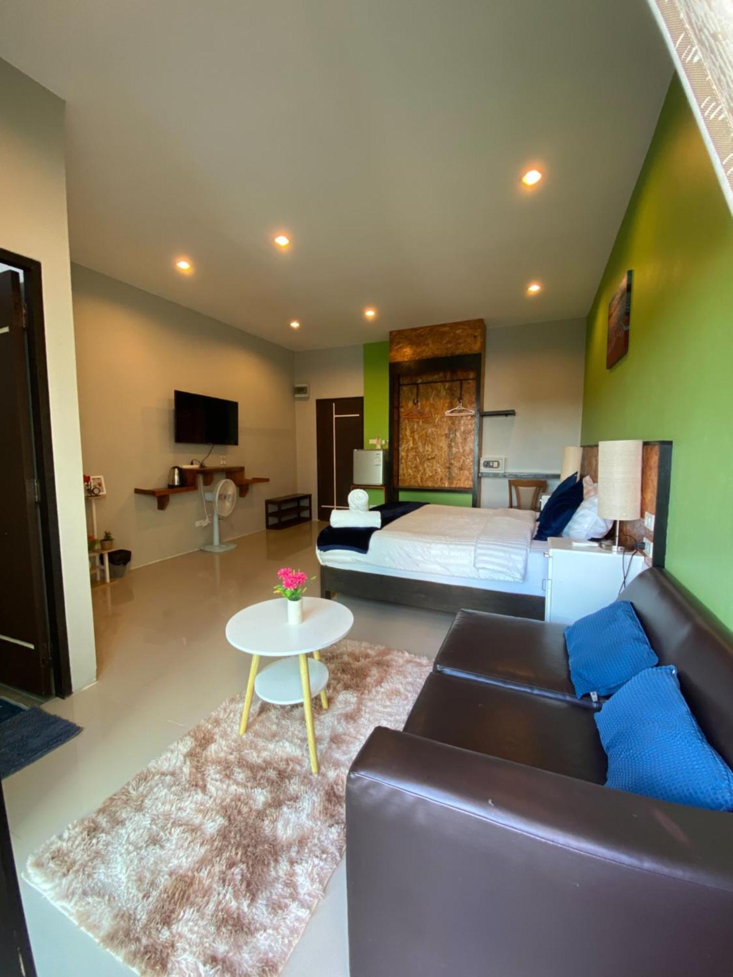 Rawai Maria'S Guest House, Restaurant & Bar מראה חיצוני תמונה